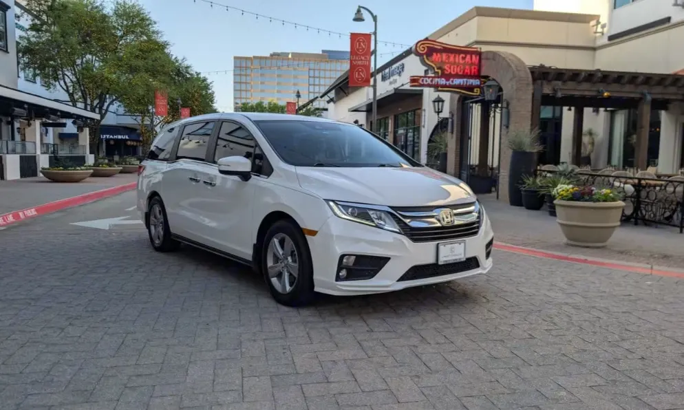 Car gallery image