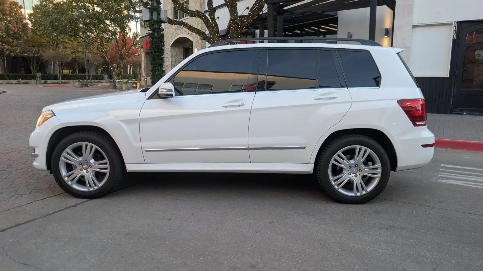 Car gallery image