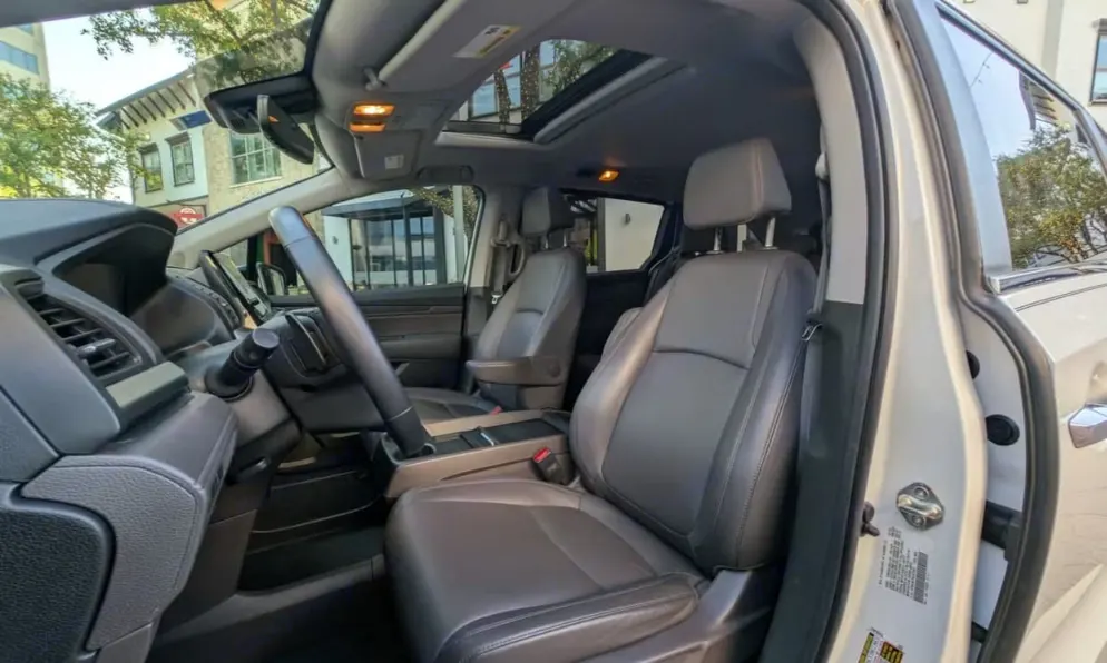 Car gallery image