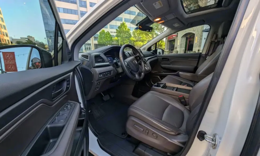 Car gallery image