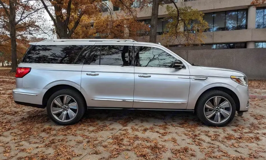Car gallery image