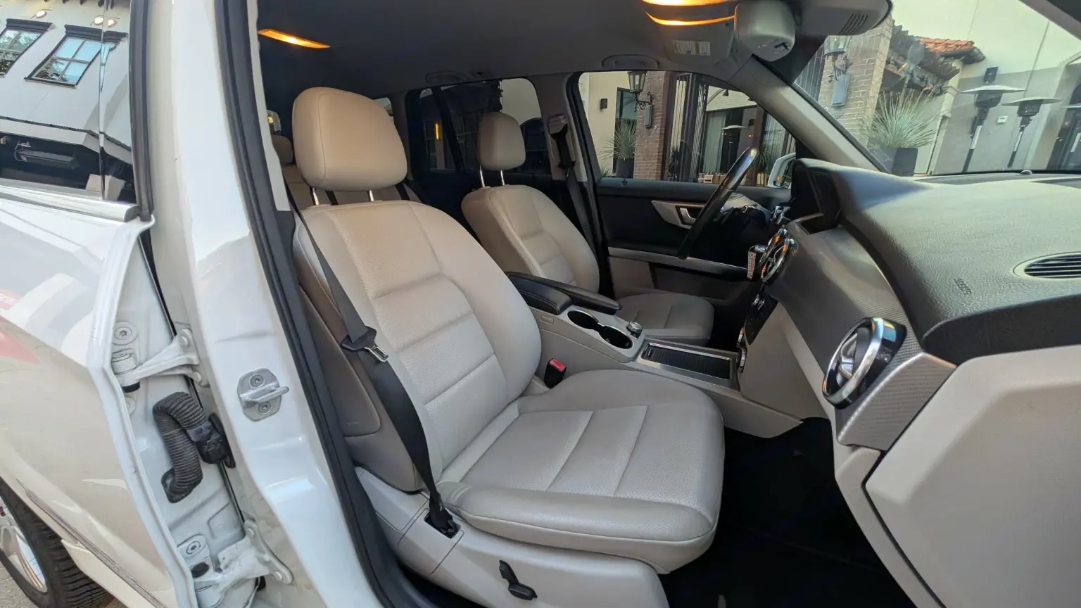 Car gallery image