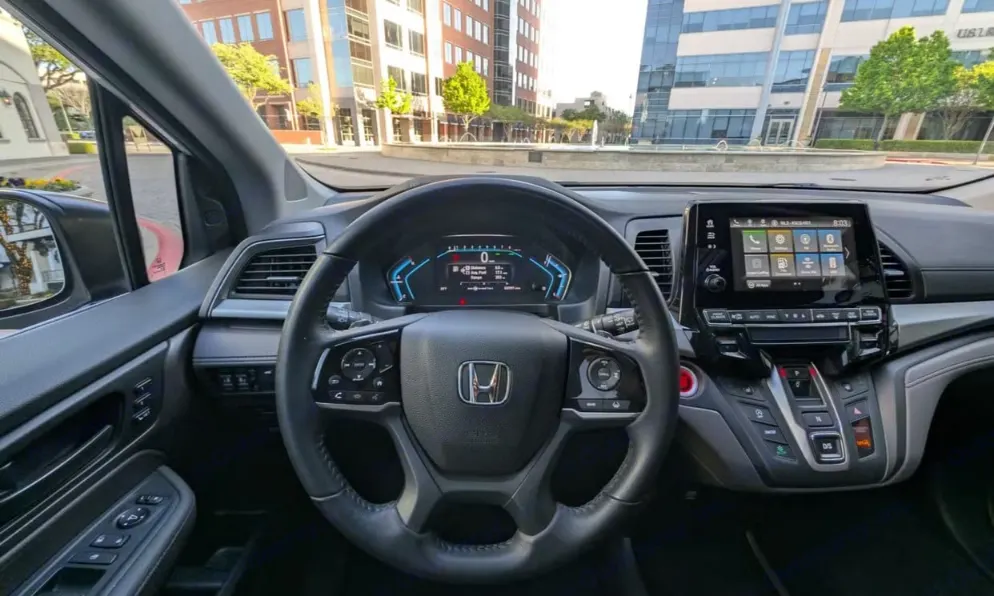 Car gallery image
