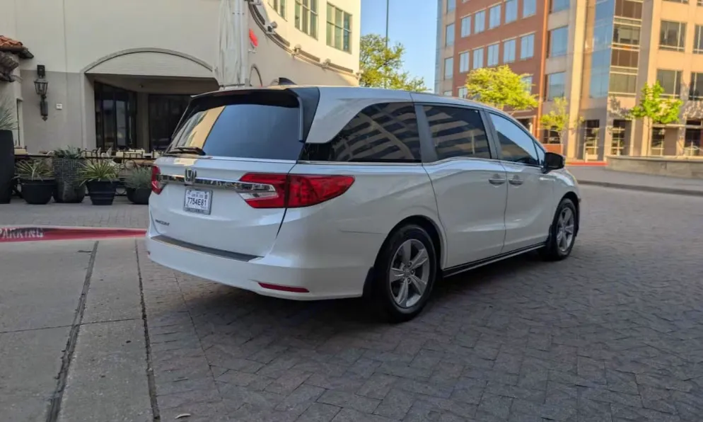Car gallery image