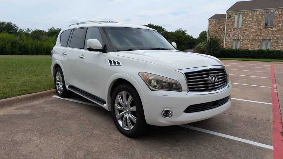 Car gallery image