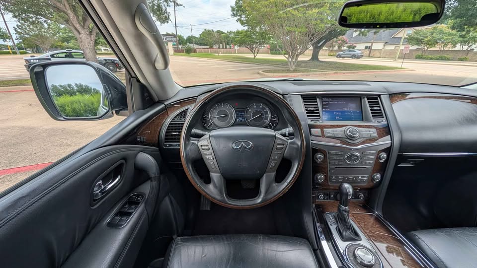 Car gallery image