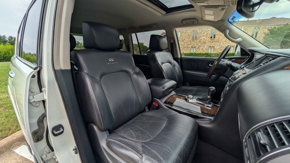 Car gallery image